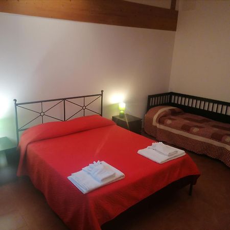 فيلا Agriturismo Sentiero Delle Fiabe سيرولو الغرفة الصورة